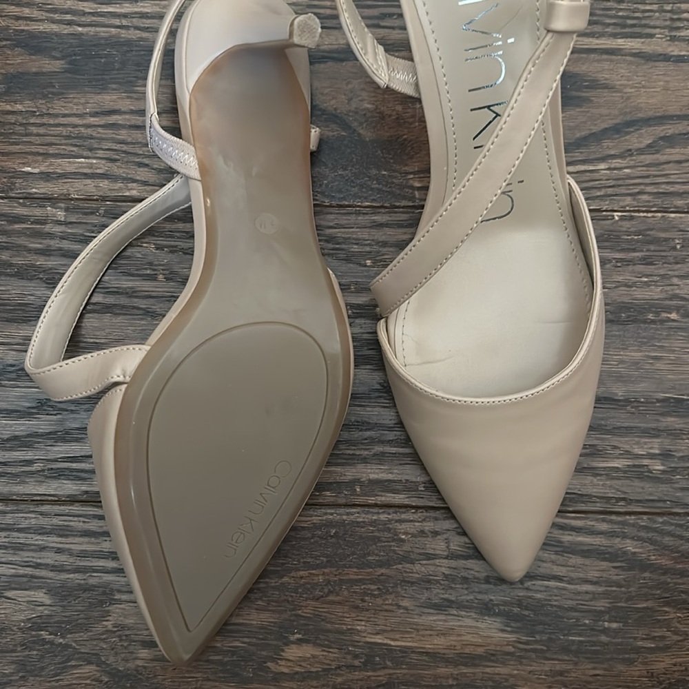 Pumps - Picture 3 of 3